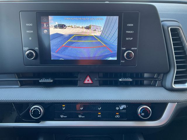 2025 Kia Sportage LX Image 18 of 22