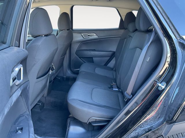 2025 Kia Sportage LX Image 12 of 22