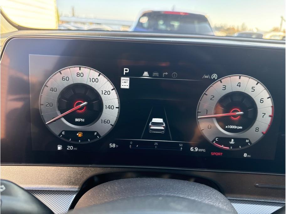 Vehicle image 17 of 20