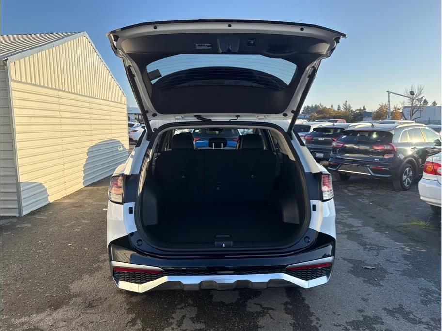 Vehicle image 10 of 20