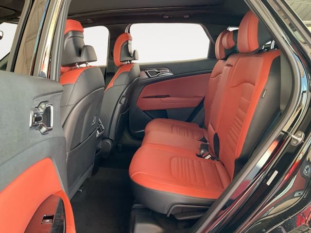 2025 Kia Sportage SX Image 12 of 25