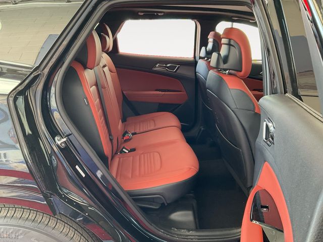 2025 Kia Sportage SX Image 16 of 25