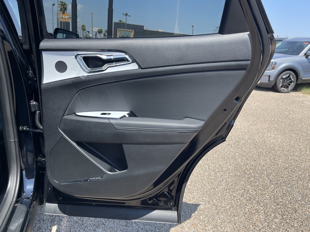 2025 Kia Sportage SX Image 17 of 22