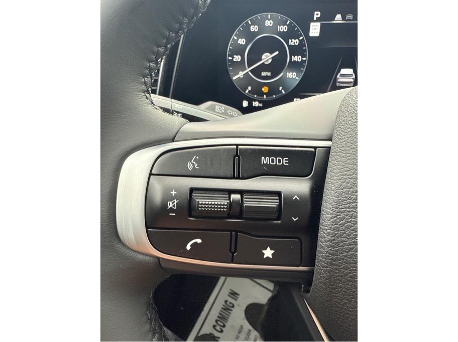 Vehicle image 19 of 20