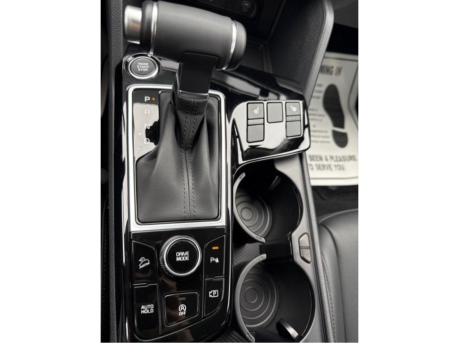 Vehicle image 15 of 20