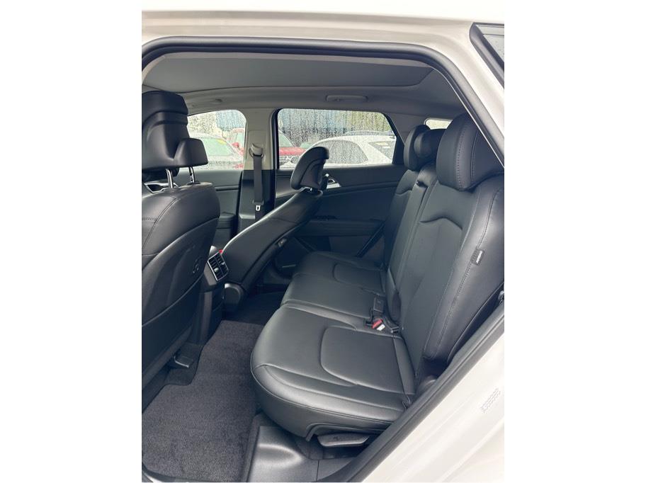 Vehicle image 12 of 20