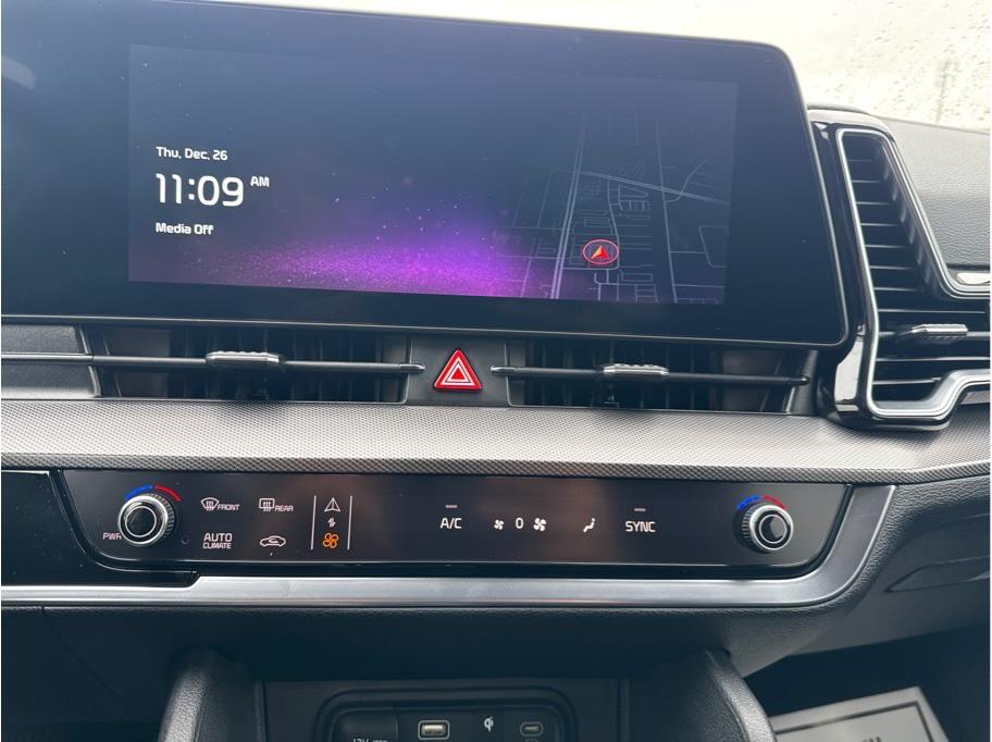Vehicle image 16 of 20