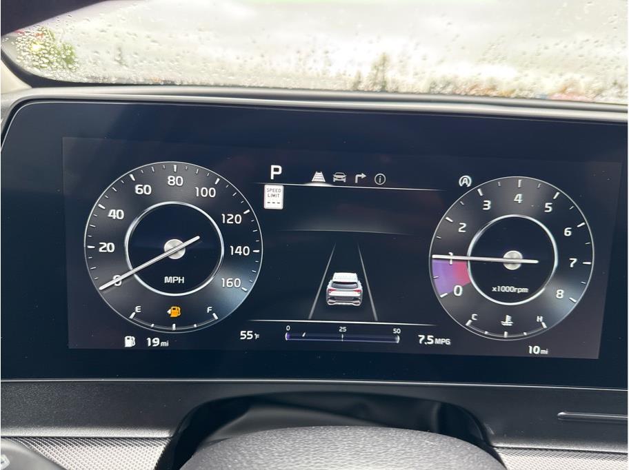 Vehicle image 17 of 20