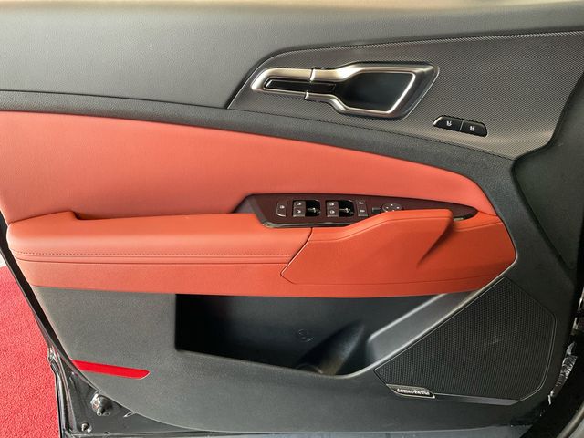 2025 Kia Sportage SX Image 19 of 26