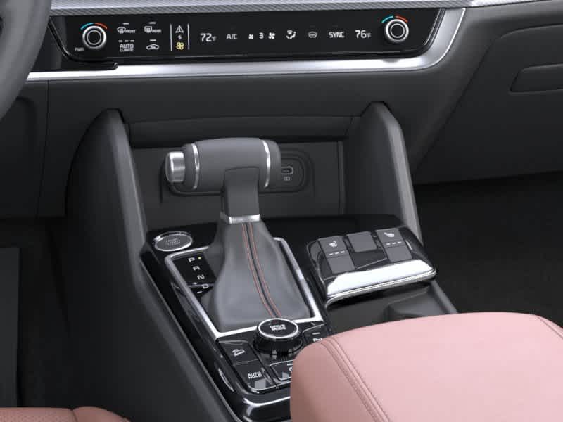 Vehicle image 23 of 27