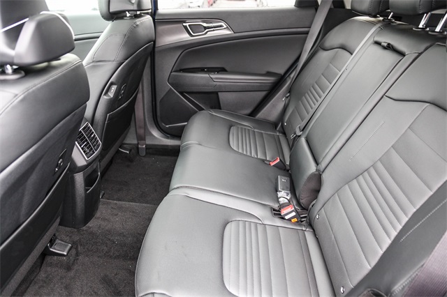 Vehicle image 11 of 24