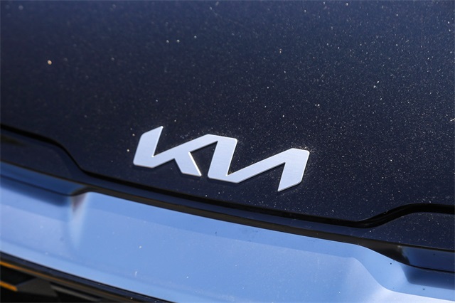 Vehicle image 15 of 24