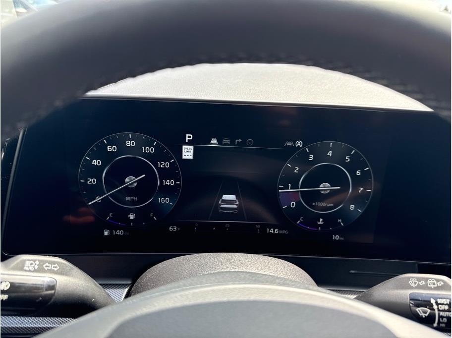 Vehicle image 19 of 22