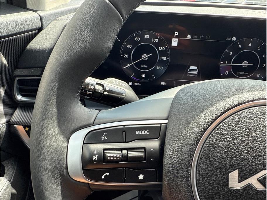 Vehicle image 21 of 22