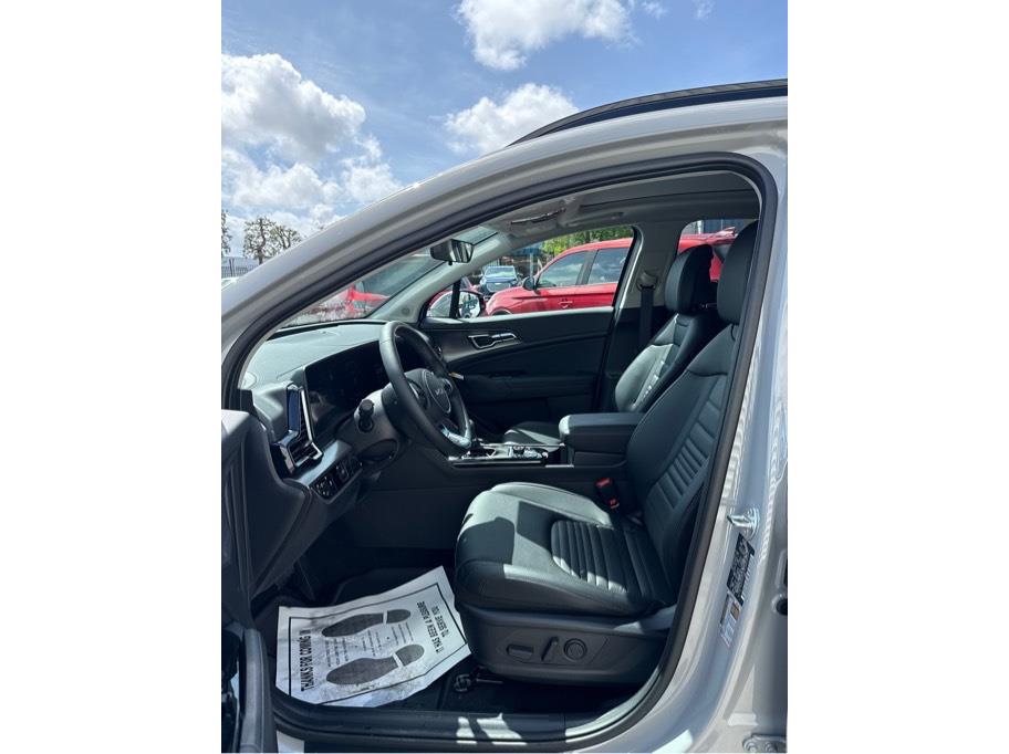 Vehicle image 13 of 22
