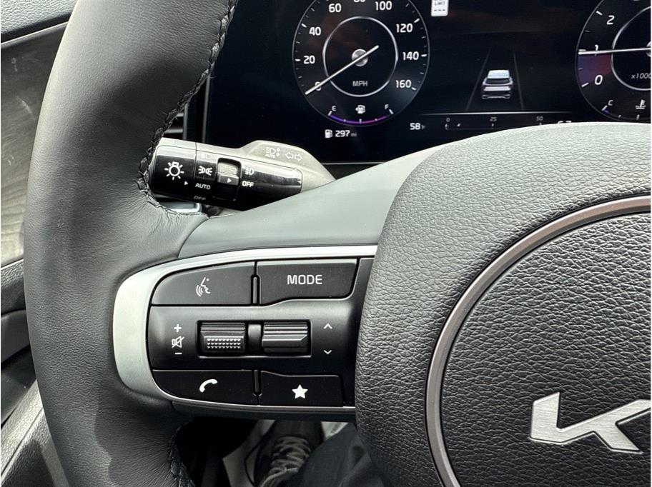 Vehicle image 21 of 22