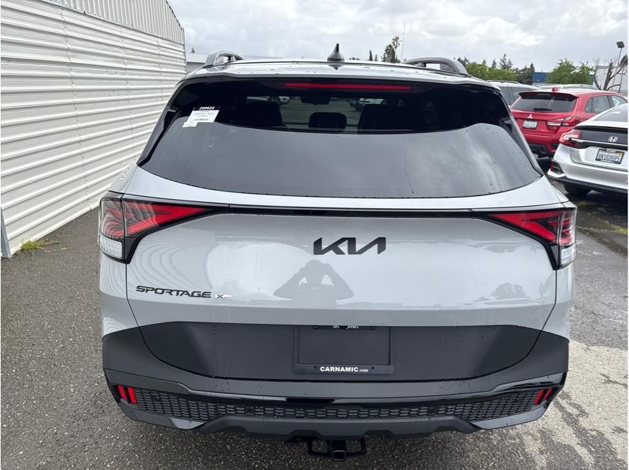 Vehicle image 4 of 22
