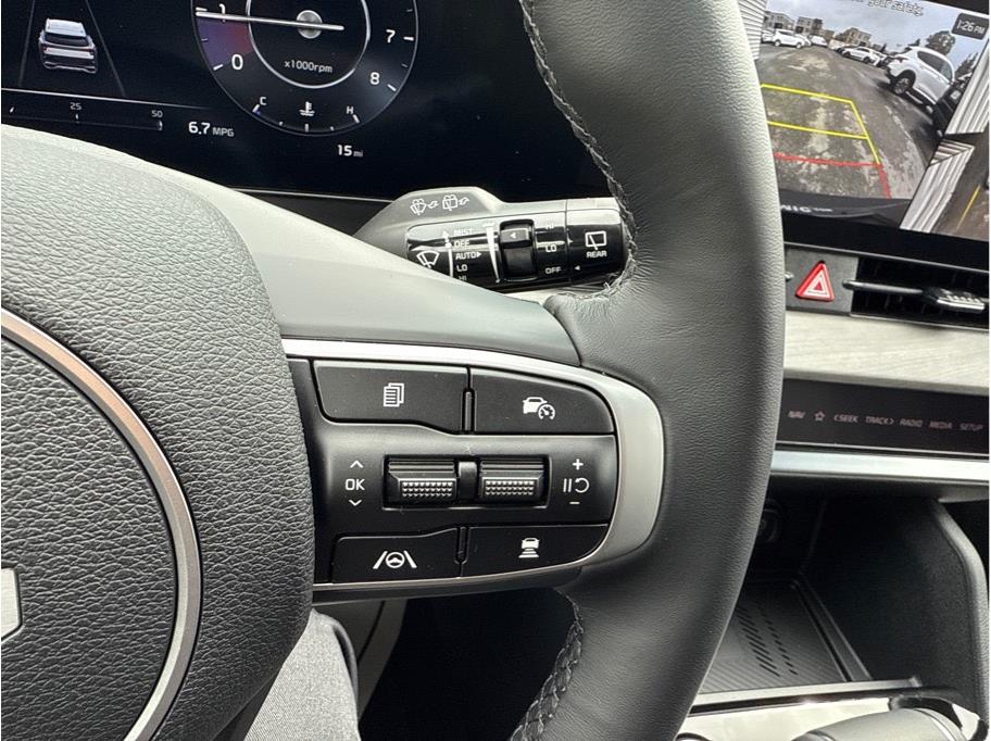 Vehicle image 20 of 22
