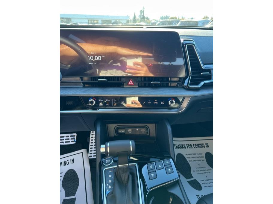 2025 Kia Sportage X-Pro Prestige Image 2 of 29