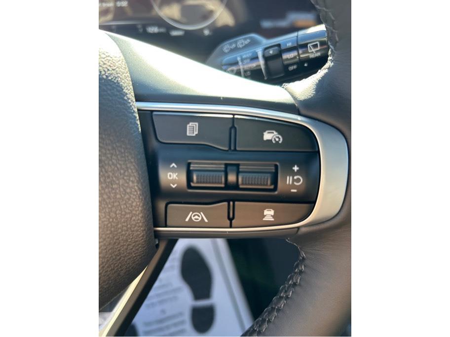 2025 Kia Sportage X-Pro Prestige Image 16 of 29