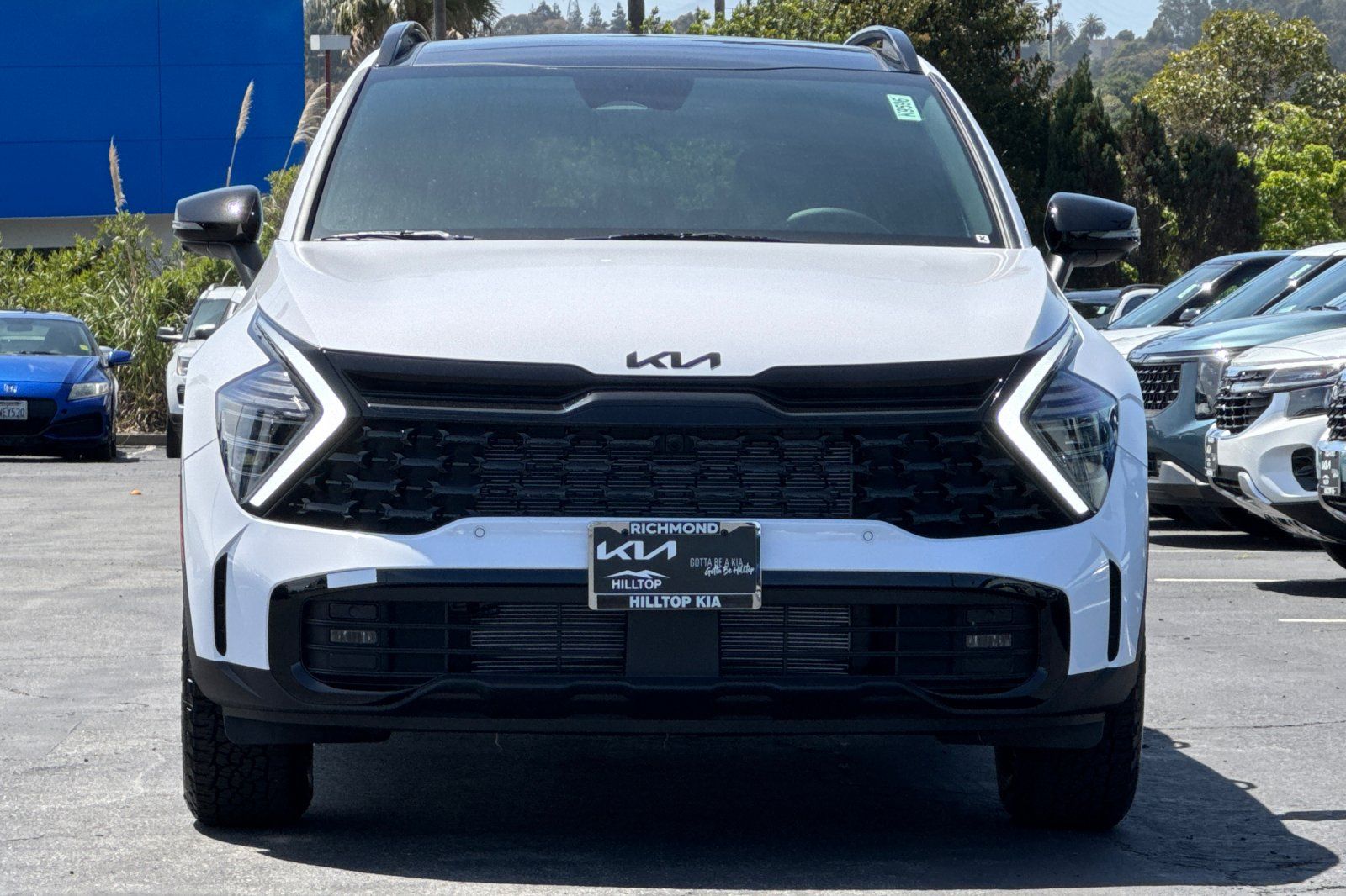 2025 Kia Sportage X-Pro Prestige Image 2 of 25