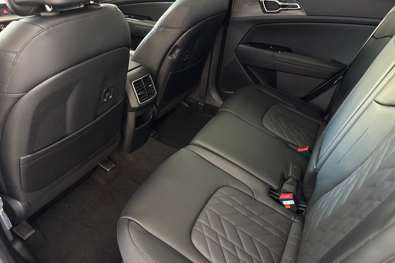 2025 Kia Sportage X-Pro Prestige Image 8 of 25