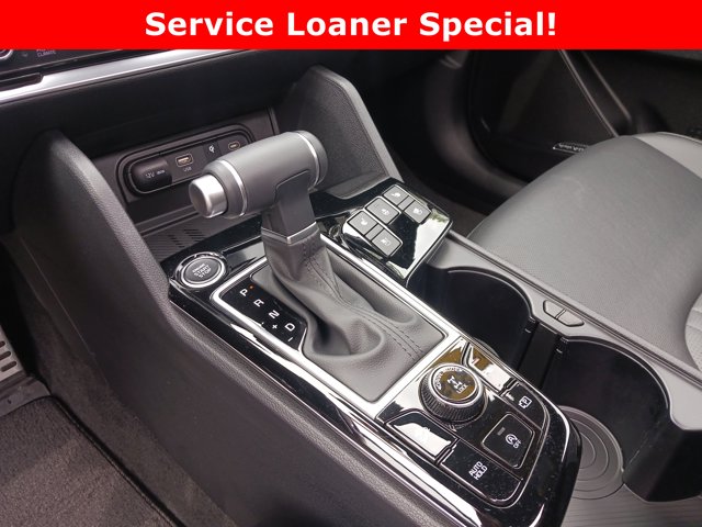 Vehicle image 22 of 31