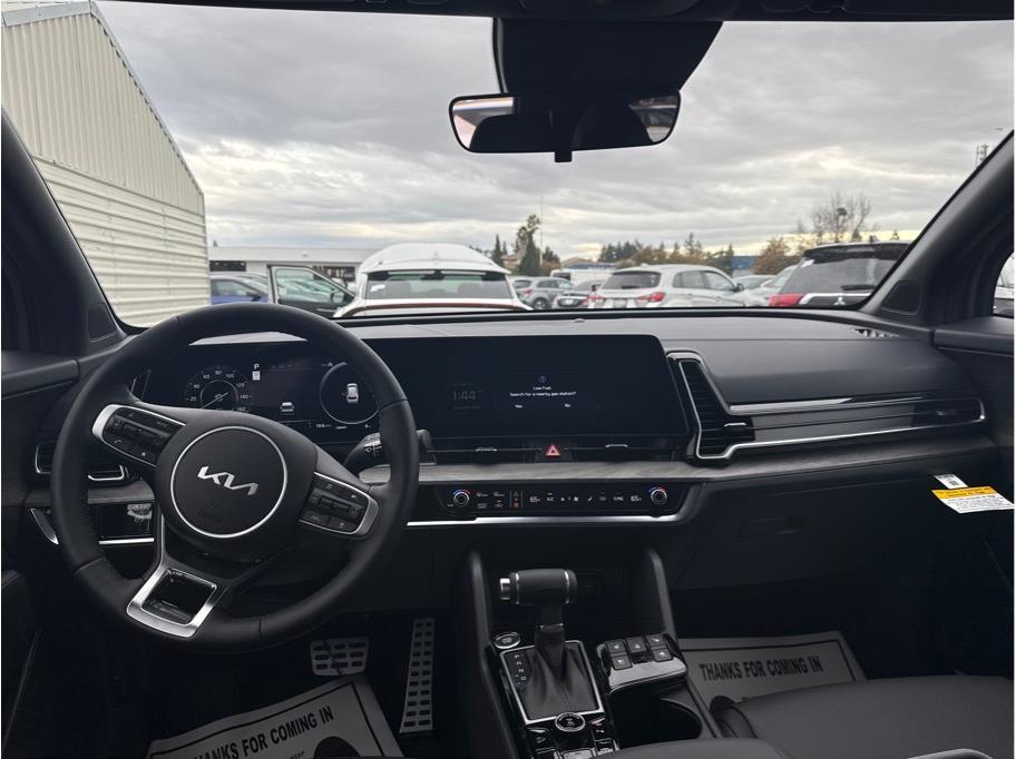 Vehicle image 15 of 19