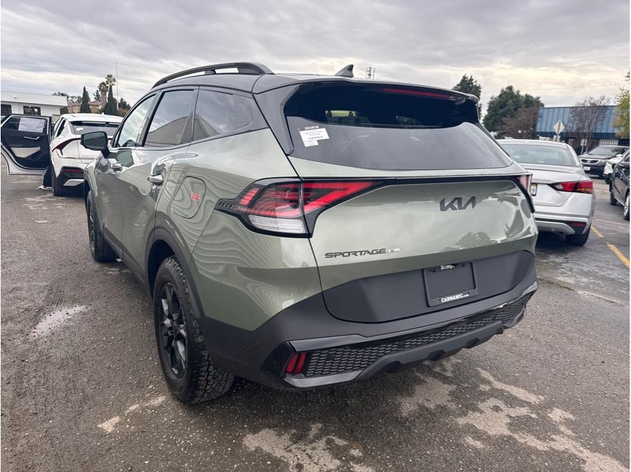 Vehicle image 8 of 19