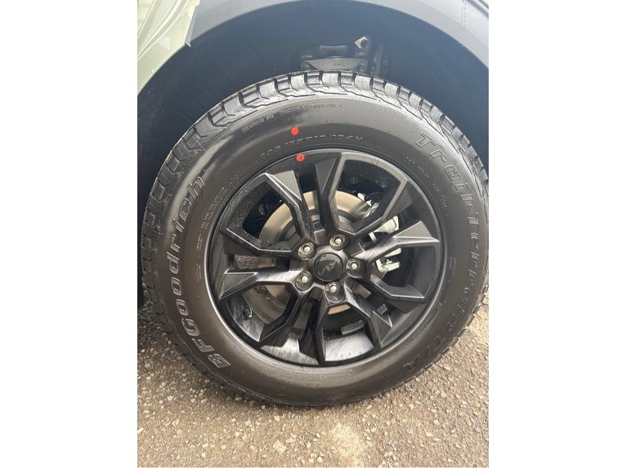 Vehicle image 14 of 19