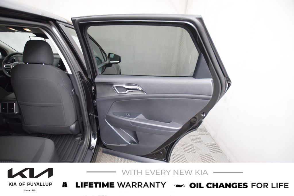 2025 Kia Sportage Hybrid LX Image 19 of 27