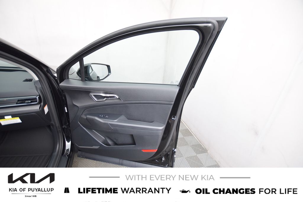 2025 Kia Sportage Hybrid LX Image 18 of 27