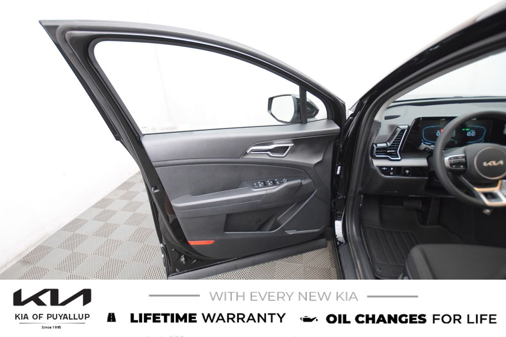 2025 Kia Sportage Hybrid LX Image 21 of 27