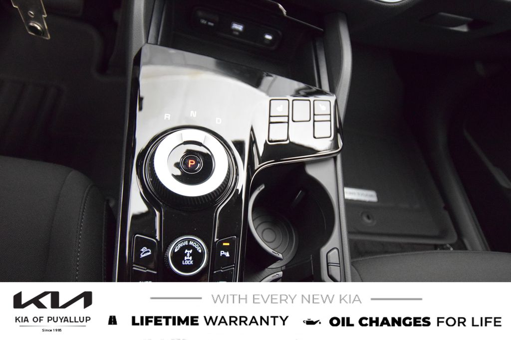 2025 Kia Sportage Hybrid LX Image 16 of 27
