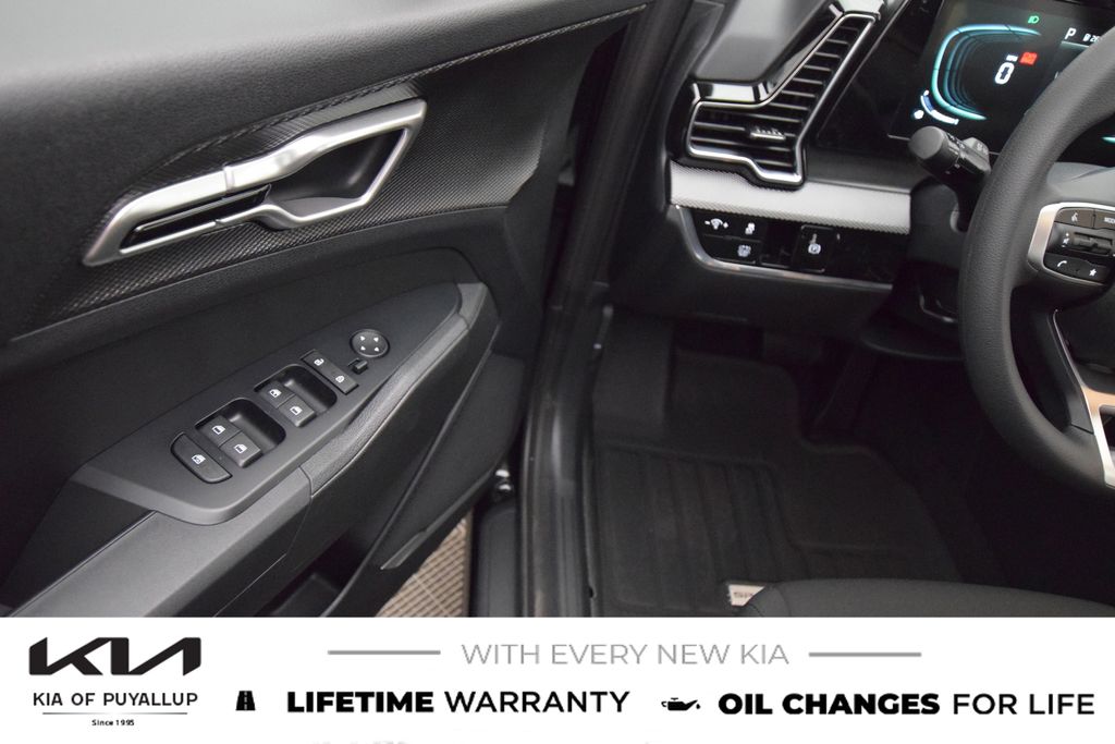 2025 Kia Sportage Hybrid LX Image 14 of 27