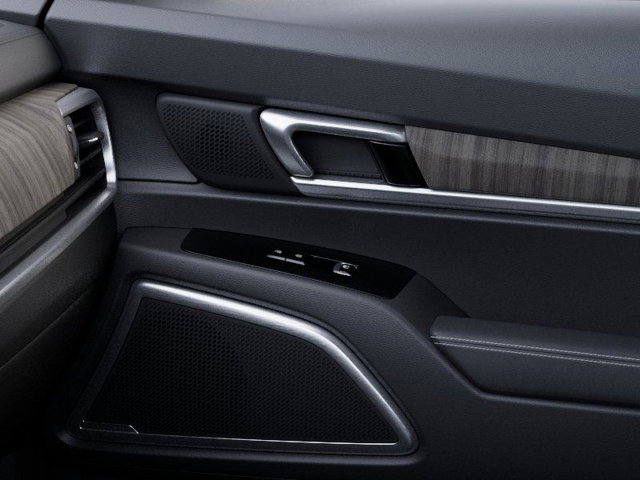Vehicle image 26 of 27