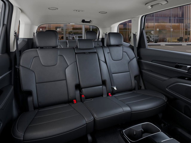 Vehicle image 17 of 27