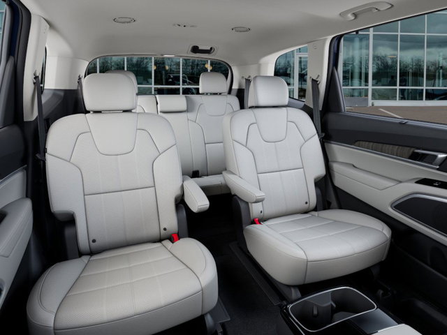 Vehicle image 17 of 27
