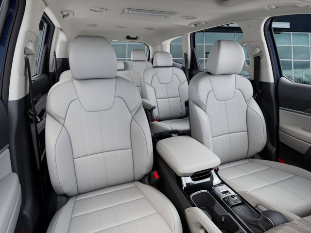 Vehicle image 16 of 27