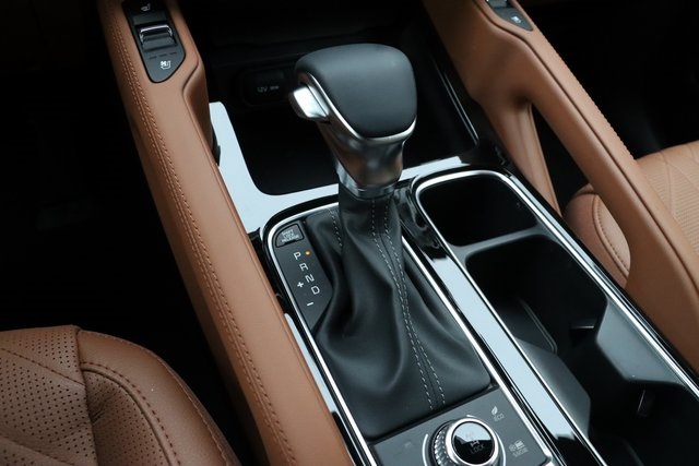 Vehicle image 20 of 21