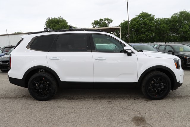 Vehicle image 4 of 21