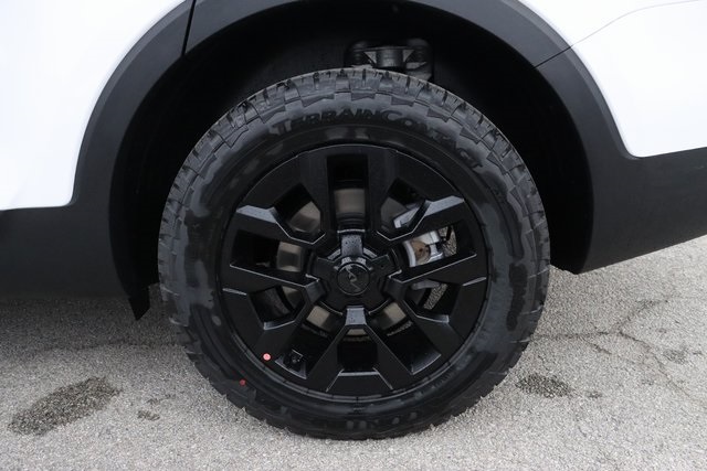 Vehicle image 9 of 21