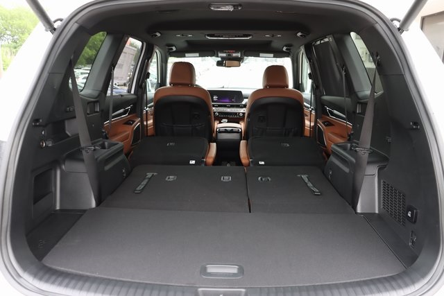 Vehicle image 10 of 21
