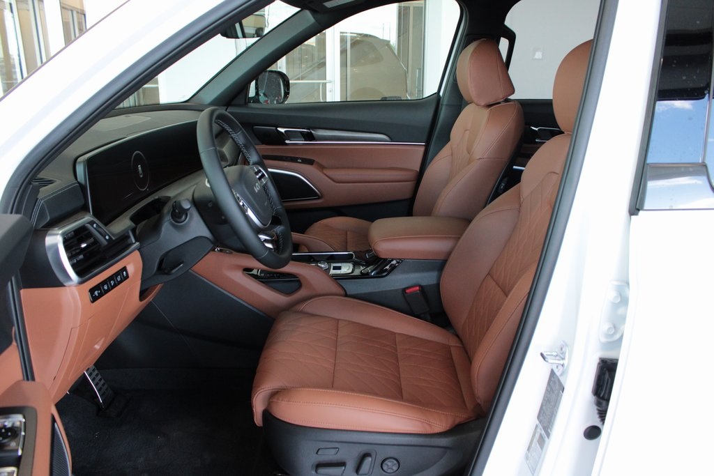 Vehicle image 14 of 29