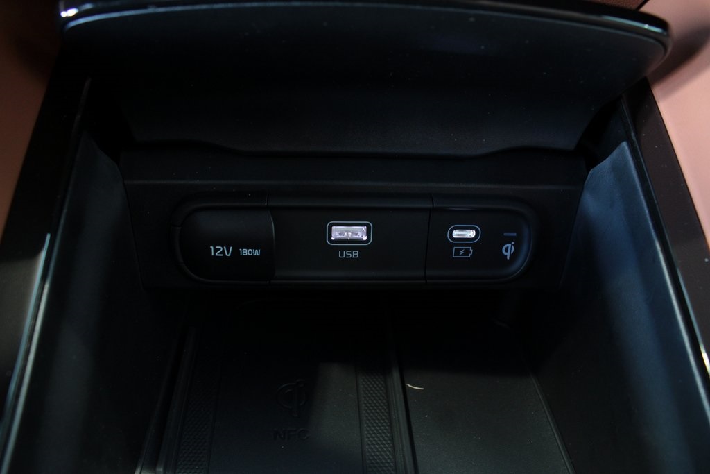 Vehicle image 28 of 29