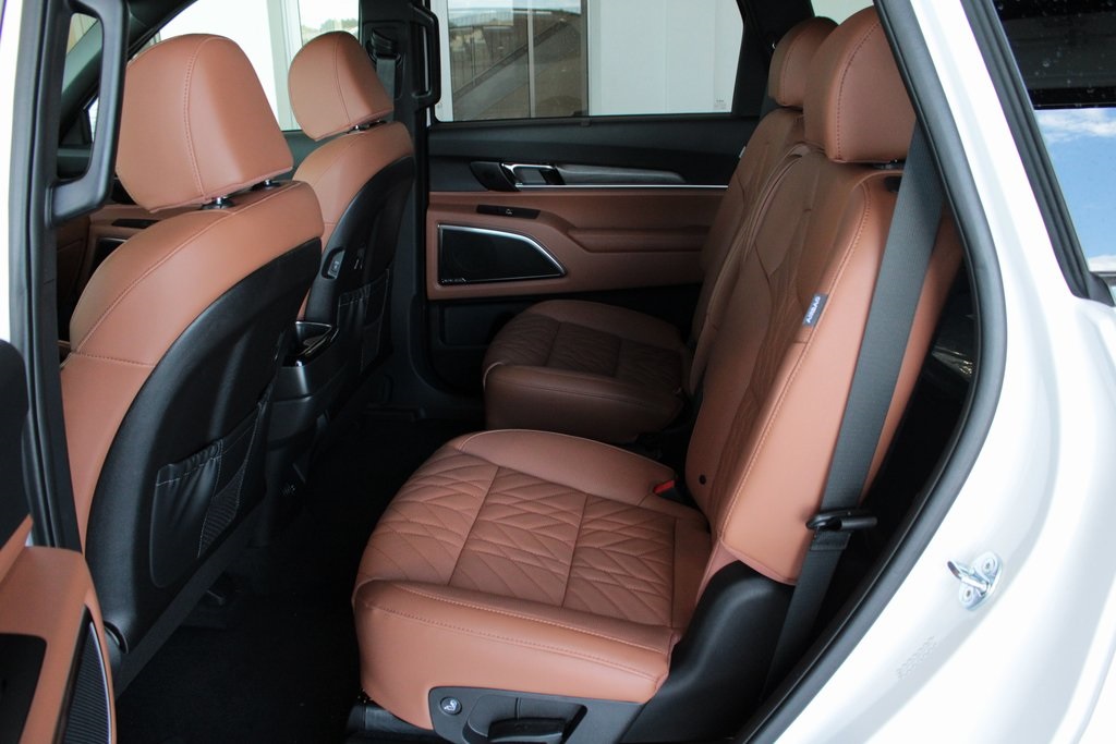 Vehicle image 15 of 29