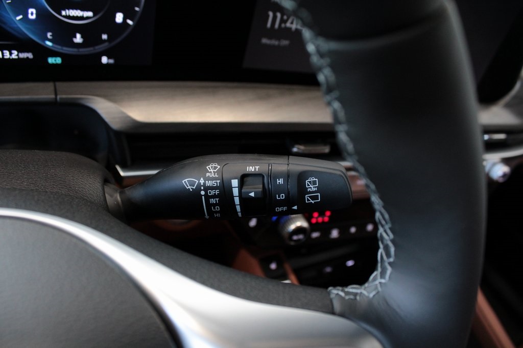 Vehicle image 23 of 29