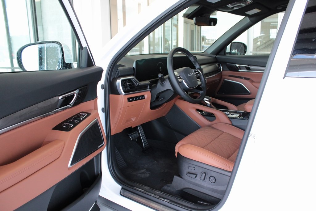Vehicle image 12 of 29