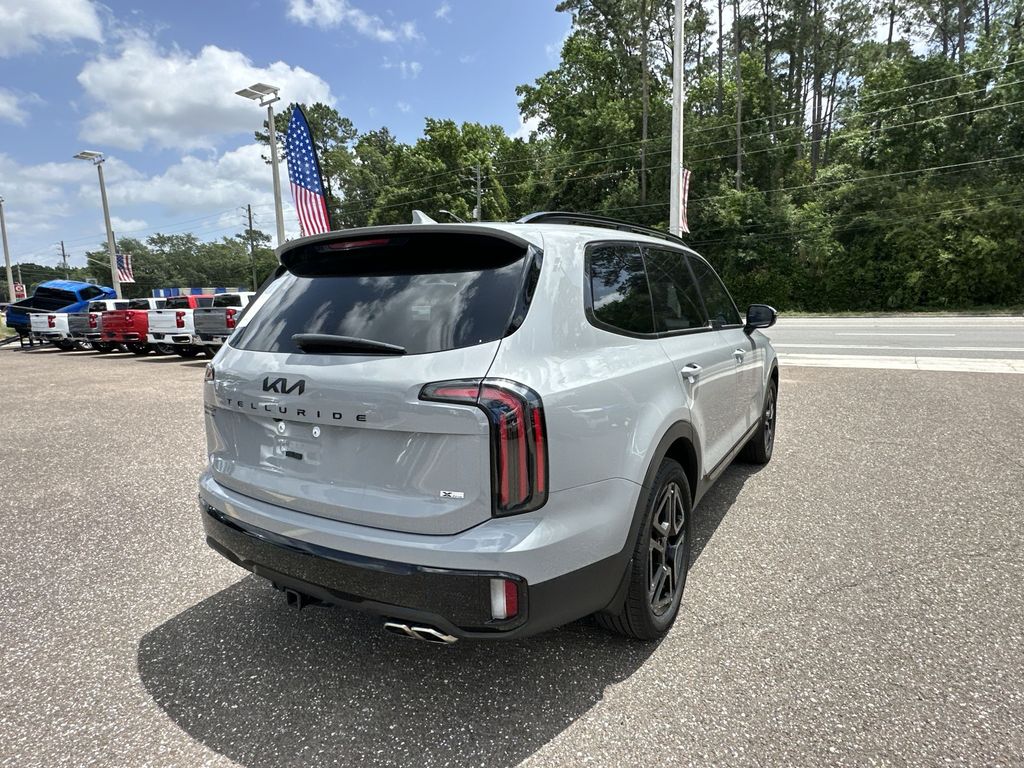 Vehicle image 12 of 33