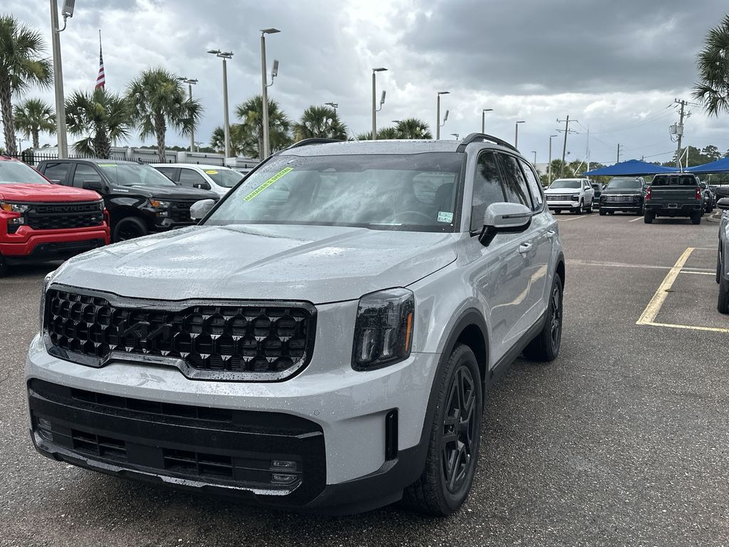 Vehicle image 2 of 33